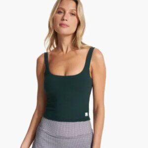 Vuori Daily Crop in Grass size small